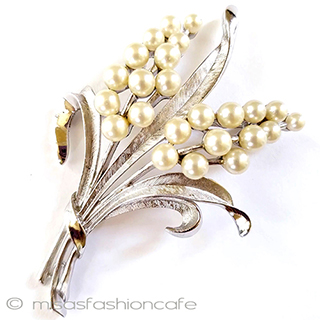 （画像用） Trifari　 トリファリ パール花束ブローチ