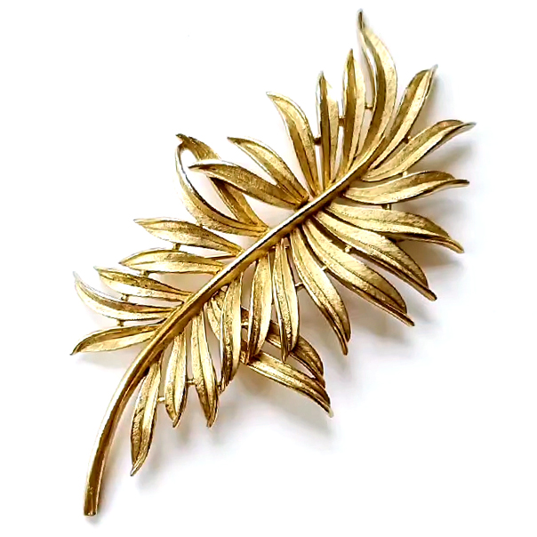 （画像用） Trifari　 トリファリ 大振り植物ブローチ