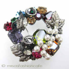 （画像用） オーストリア葡萄 ブローチ