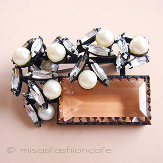 （画像用） Germany　ブローチ ロゼクリスタル＆パール