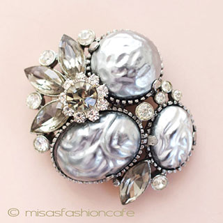 （画像用） バロックパール花ブローチ