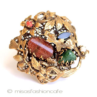 （画像用） アンティーク　ブローチ 天然石　松ぼっくり