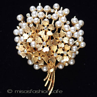 （画像用） パールRSのお花ブーケ B.S.K刻印　ブローチ