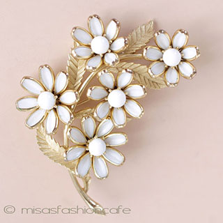 （画像用） クラウン トリファリ ＴＲＩＦＡＲＩ　花ブローチ