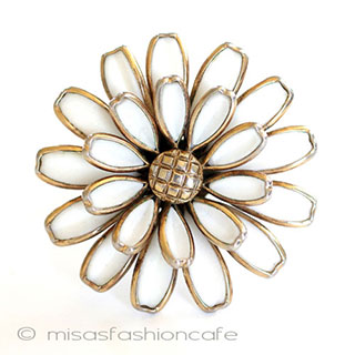 （画像用） Ｔｒｉｆａｒｉ　トリファリ 花ブローチ兼ペンダント