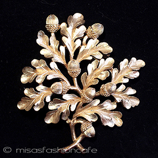 （画像用） Trifari　 トリファリ どんぐり　ブローチ