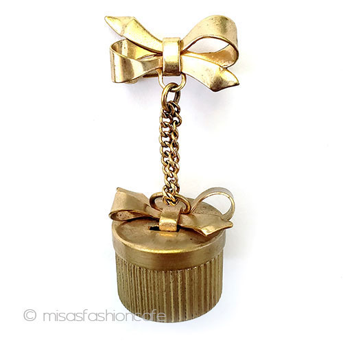 （画像用） ヴィンテージ　ブローチ リボンプレゼント小物入れ