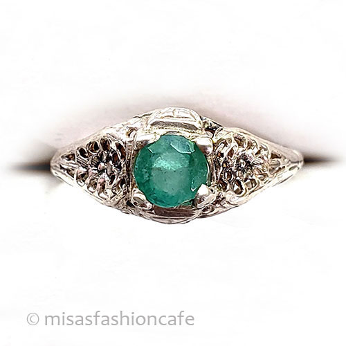 （画像用） 天然石エメラルド　お花 アンティークリング指輪
