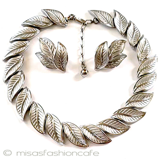 （画像用） ヴィンテージジュエリー トリファリ　銀葉セット