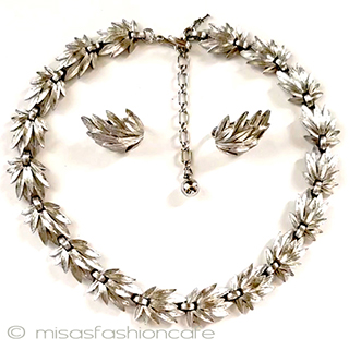 （画像用） アンティークジュエリー トリファリ　銀の葉