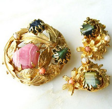 （画像用） 真珠・ラピス・珊瑚･ヒスイ・金 ブローチ・イヤリングセット