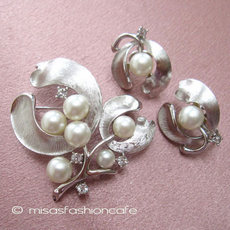 （画像用） クラウントリファリ Trifari お花セット