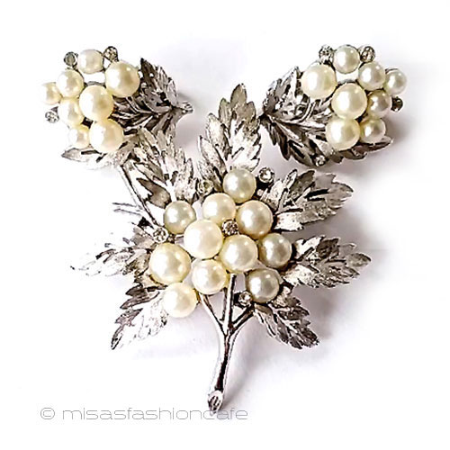 （画像用） Trifari　 トリファリ 銀葉パール花セット