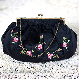 （画像用） ヴィンテージバッグ　仏製 お花刺繍とビジュー金具