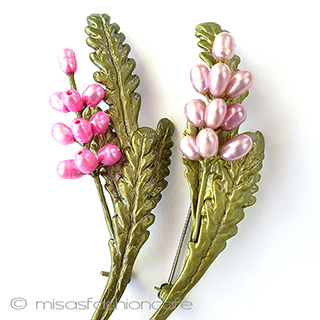 （画像用） 真珠の花ブーケブローチ ラベンダーコサージュ