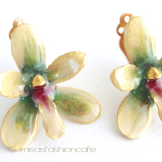 （画像用） マイケルミショー 蘭の花イヤリング