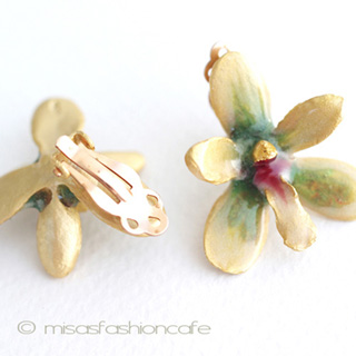 （画像用） マイケルミショー 蘭の花イヤリング