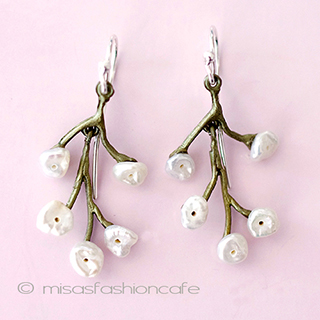 （画像用） 真珠　カスミソウのお花 ピアス　または　クリップ