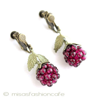 （画像用） ピアスorクリップ再販 ガーネットのラズベリー