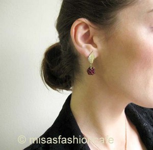 （画像用） マイケルミショー　ピアス ガーネットのラズベリー