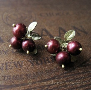 （画像用） マイケルミショー ピアス 真珠のクランベリー