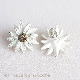 （画像用） Michaud ピアス　　 　デイジーの花