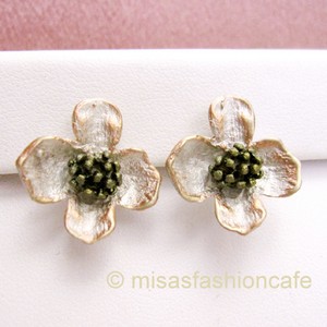 （画像用） マイケルミショー ピアス ハナミズキの花　予約