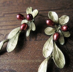 （画像用） マイケルミショー ピアス 真珠・バーベリーの木