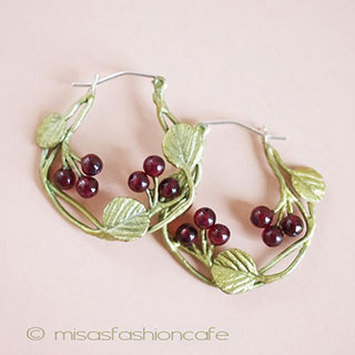 （画像用） Michaud ピアス ガーネットの苺　再販！