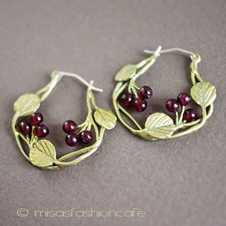 （画像用） Michaud ピアス ガーネットの苺　再販！