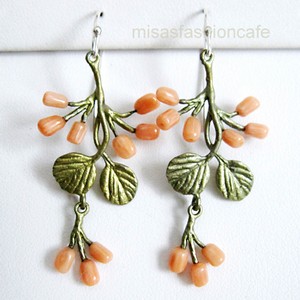 （画像用） ピアス　または　クリップ 珊瑚のいちご　再販！