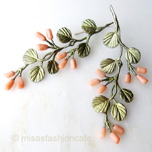 （画像用） マイケルミショー ピアス 珊瑚のストロベリー