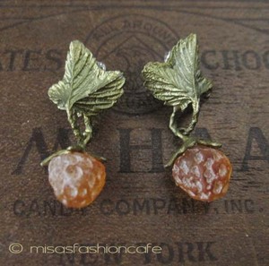 （画像用） マイケルミショー ピアス 　苺　ストロベリー