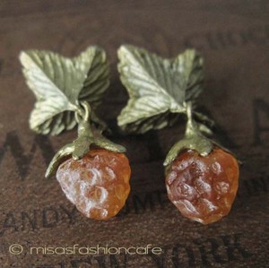 （画像用） マイケルミショー ピアス 　苺　ストロベリー