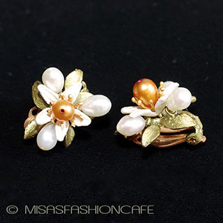 （画像用） マイケルミショー　真珠 オレンジの花　イヤリング