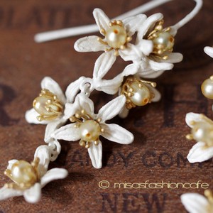 （画像用） マイケルミショー ピアス 　オレンジの花　真珠