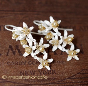 （画像用） マイケルミショー ピアス 　オレンジの花　真珠