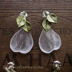 （画像用） マイケルミショー ピアス 　ローズの花びら（ホワイト）