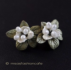 （画像用） マイケルミショー　ピアス 真珠 小花ブーケ 再販！