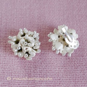 （画像用） マイケルミショーイヤリング 　真珠 小花ブーケ