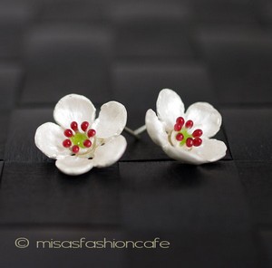 （画像用） マイケルミショー ピアス 梨のお花