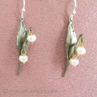 （画像用） ピアス　または　クリップ 真珠すずらん　再販！