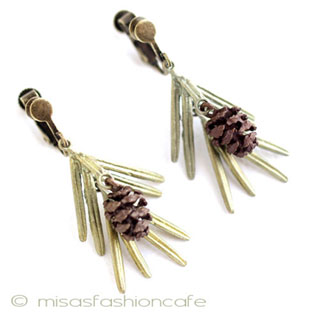 （画像用） マイケルミショー松ぼっくり クリップ・ピアス　 再販！