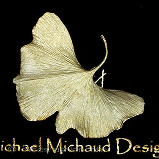 （画像用） マイケルミショー　 イチョウの葉ブローチ