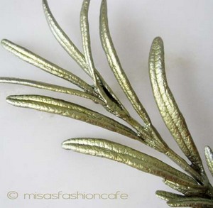 （画像用） マイケルミショー ブローチ ハーブ　ローズマリー