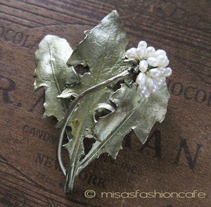 （画像用） マイケルミショー ブローチ 　真珠・たんぽぽ