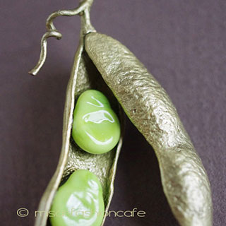 （画像用） Michaud ブローチ アートガラスの枝豆
