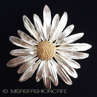 （画像用） マイケルミショー　ブローチ ホワイトゴールド　デイジー