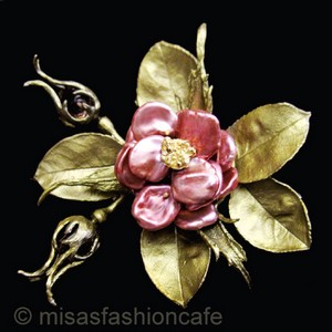 （画像用） Michaud ブローチ 　ケシパールのローズ