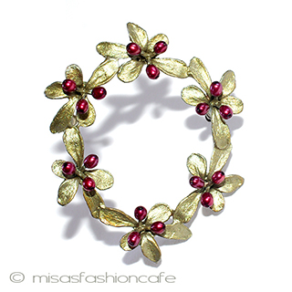 （画像用） マイケルミショーブローチ 真珠ベリーのリース